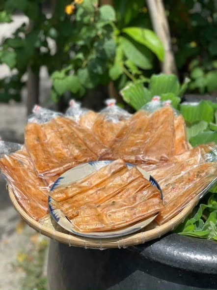Fried Shallot Rice Paper (Bánh Tráng Dẻo Hành Phi) – 10 bags/set