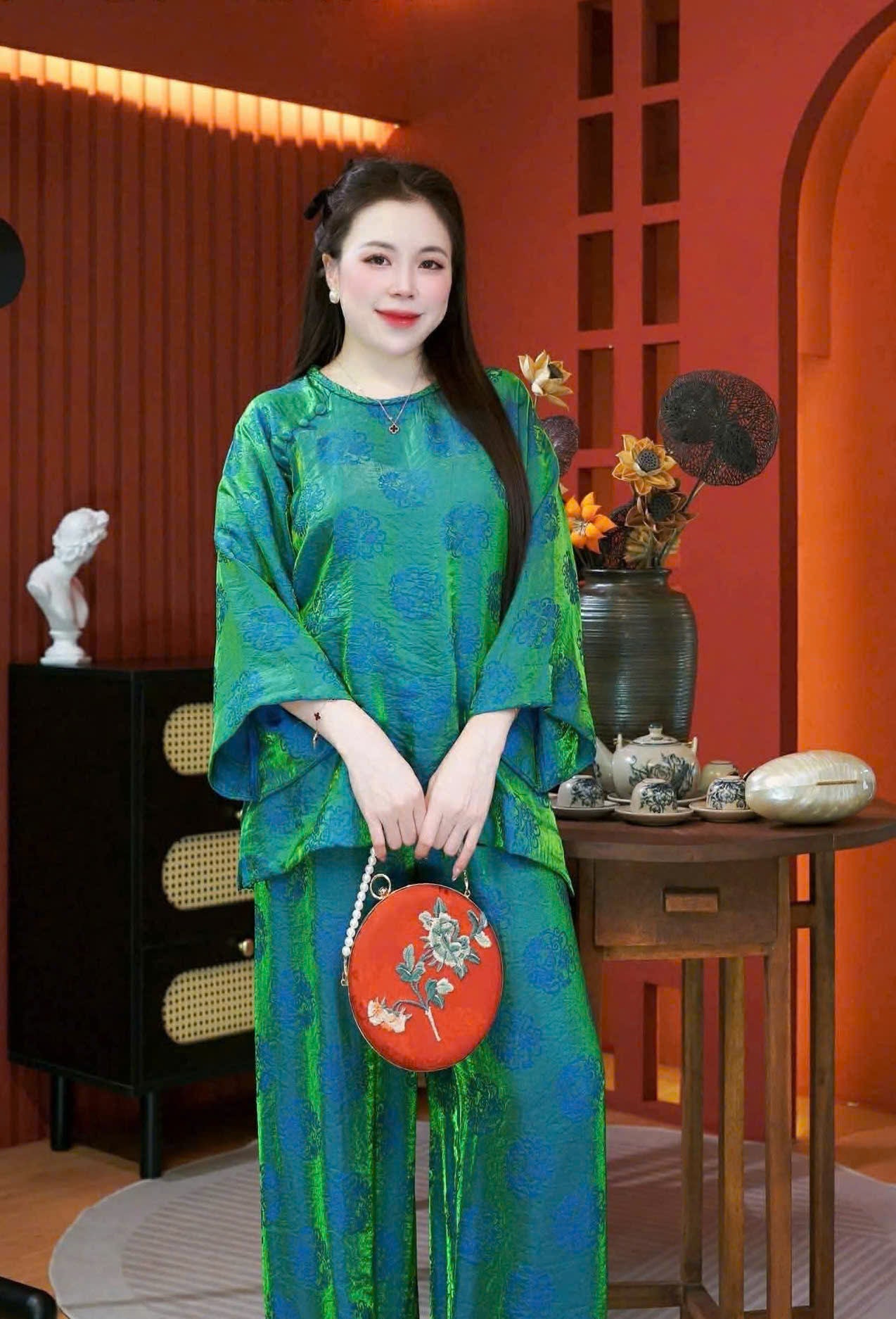 LAM022V006